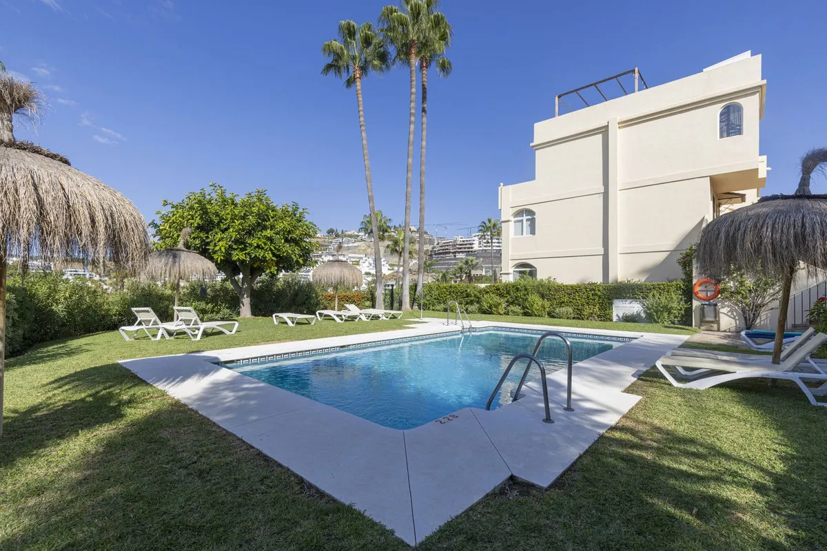 cd16c5e6-8a6a-480e-9b00-9144ac326d26