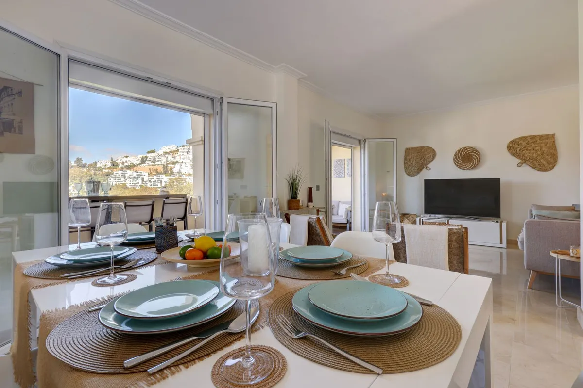 f9ce3497-c50f-4b02-977b-ca610564a3a1