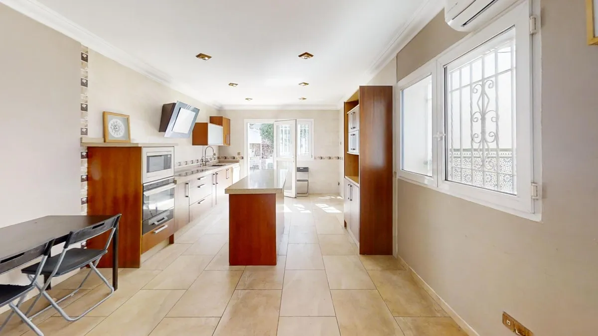 355ce795-9e80-4e7e-afcb-245da8a7ed77