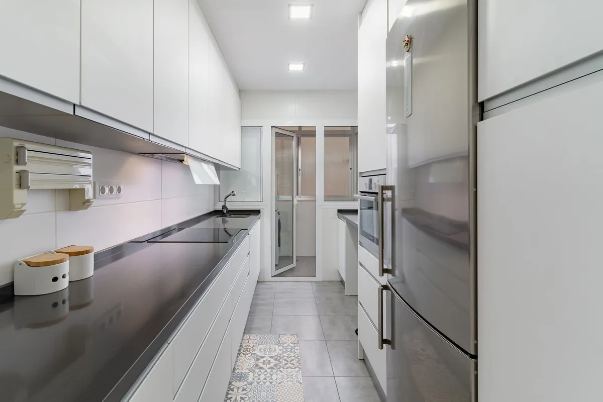 295f5ff9-fd0b-4d15-bb4d-574f30344e63