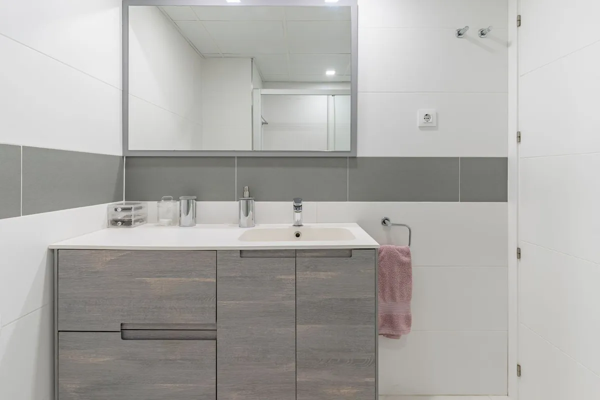 b6458304-3d38-4207-b929-516232152f52