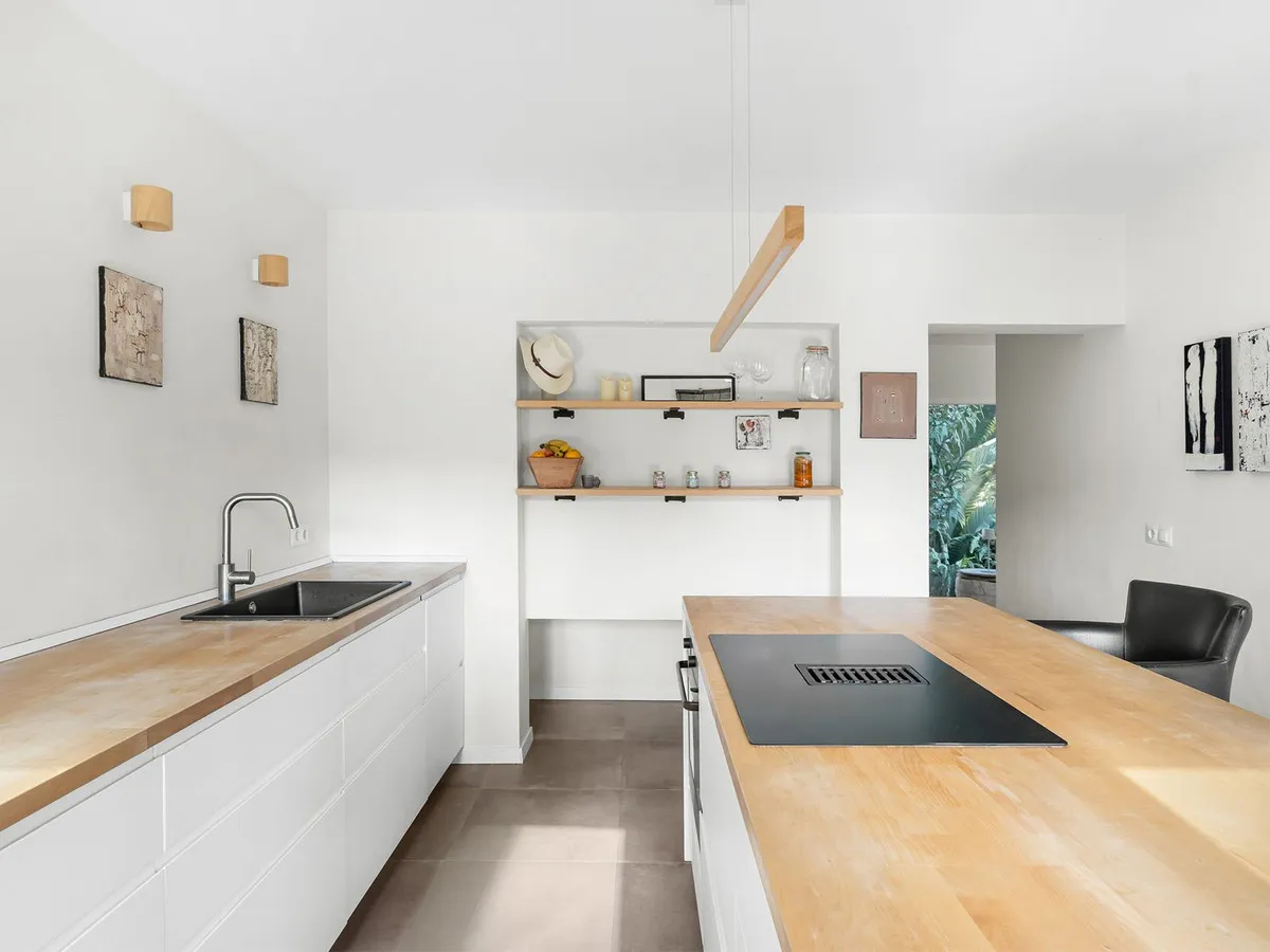 0ab1fb48-ab58-4ee2-b1f4-5ca20e62d082