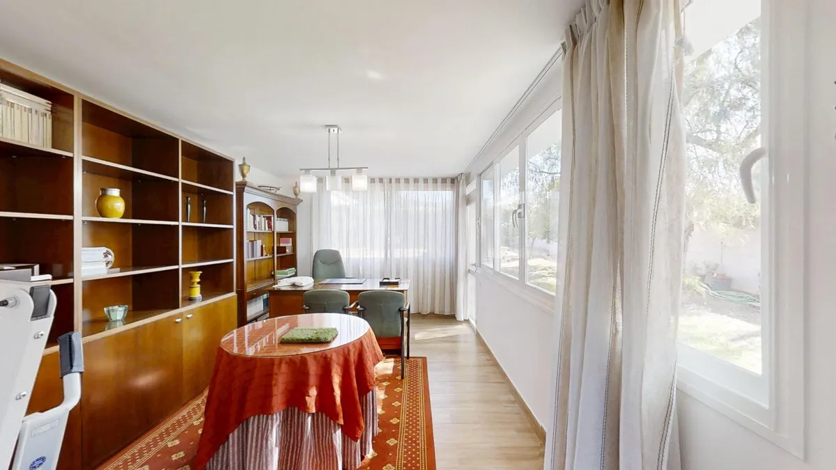 0b6bc6b5-6471-4f16-a5df-6c1d07a65ff4