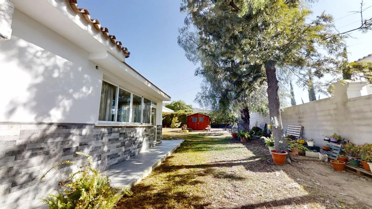 2799fe48-3b78-4abe-8819-004a5c5f5b7b