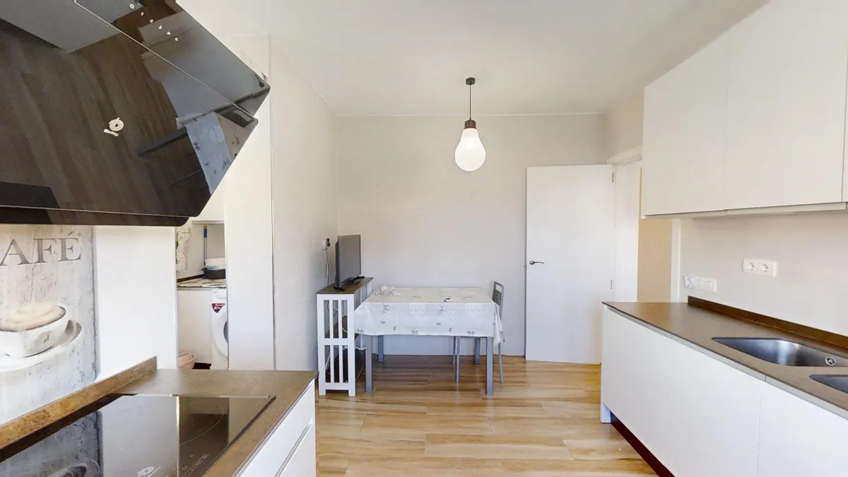 b32f8d35-61e4-4268-acff-ebd87184af82