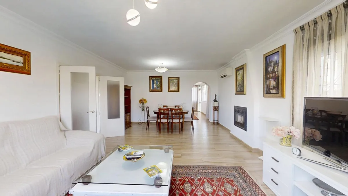 b4551367-e460-49be-a53b-37fd8c469873