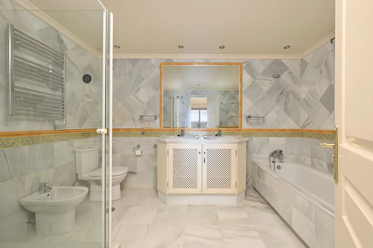 dc222062-de08-4bb9-9280-395395acecd8