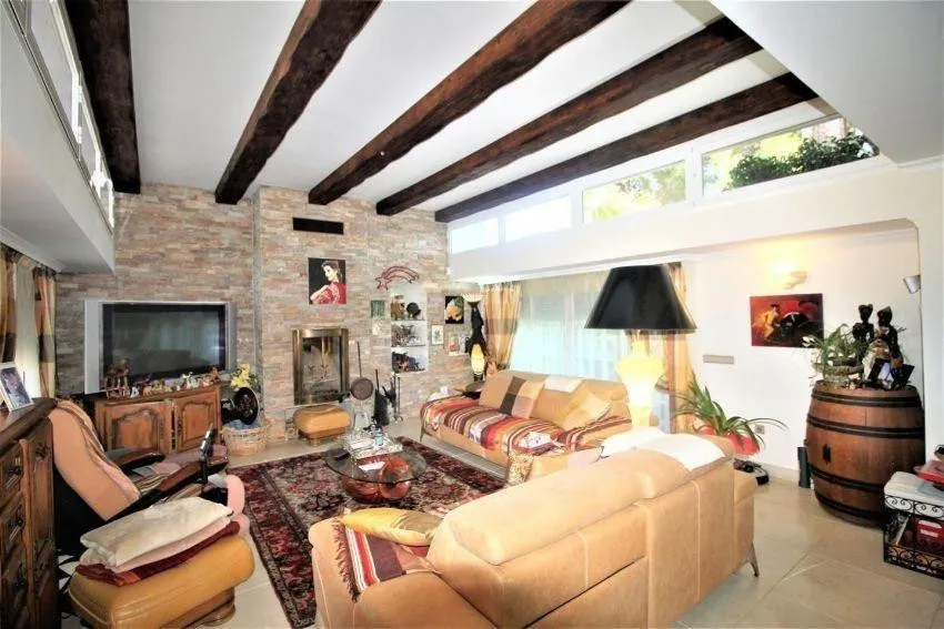 0ee52e7b-6430-49ca-b369-f980eeb36be8