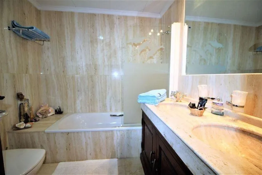 1d00ec6d-b5da-4440-8db7-c0d89b864d55