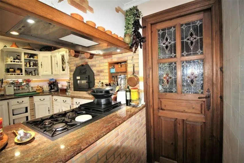 b542ab6f-c44a-4098-8b8b-444199157992