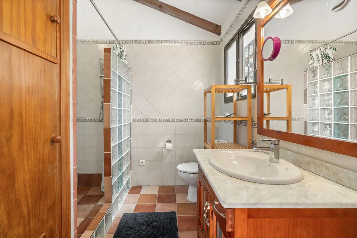 56a6a53b-40a2-4696-8e64-09a5c51759db