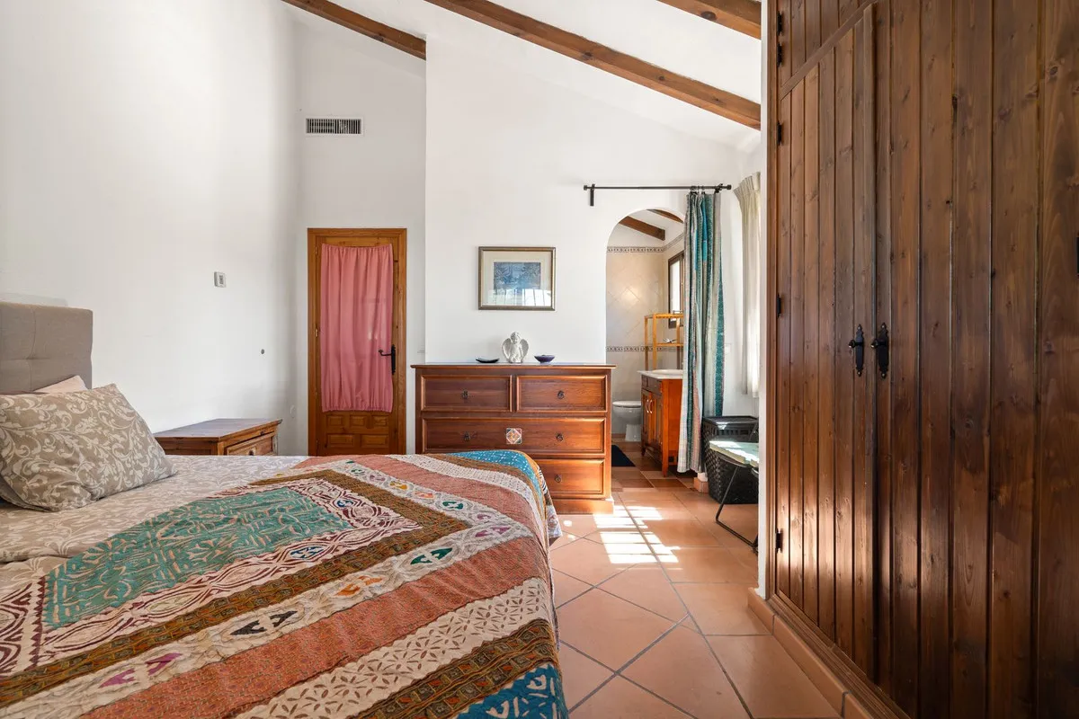 ef7474f1-31a1-43dc-b2df-709fa94a6111