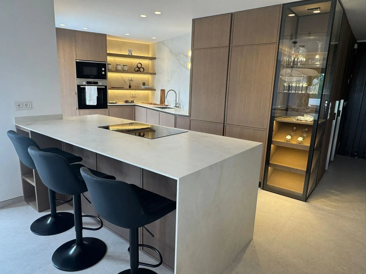 ba8e1f78-3df1-4926-9455-2edac04d49ef