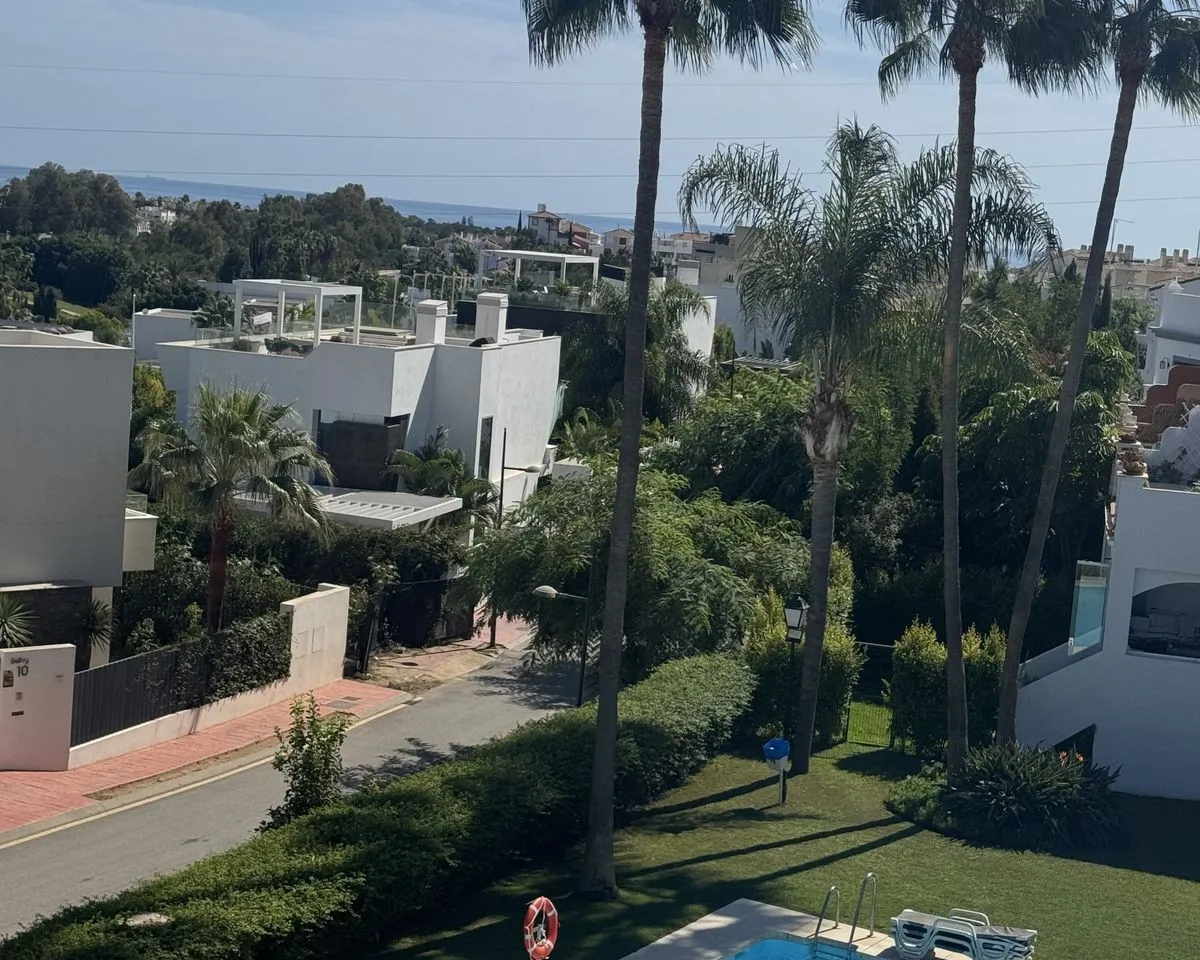 d1d340b3-bd6c-408f-ba65-9662bace6fd5