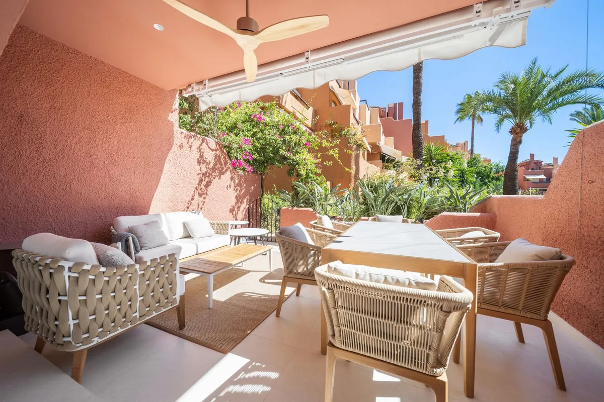 163b39f2-cef6-426e-aaa2-e8a501e98cc5