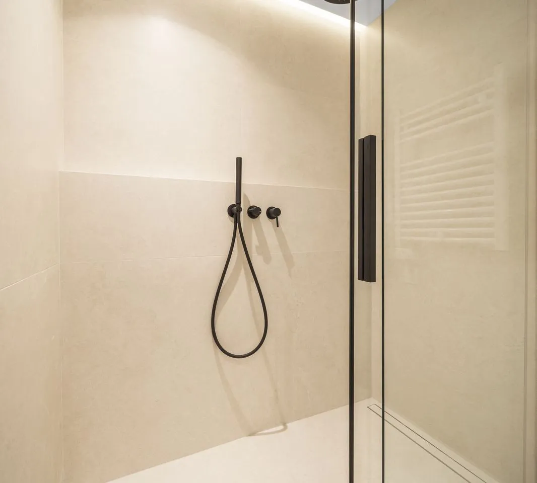 6cb8c1ed-78a8-4bba-a295-45c09b3b3aa4