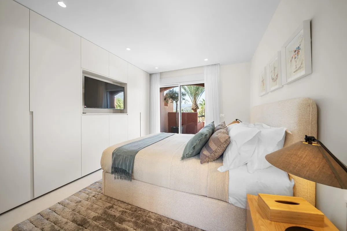 9e2508fb-5a9a-494a-b7d4-a75348118c8e