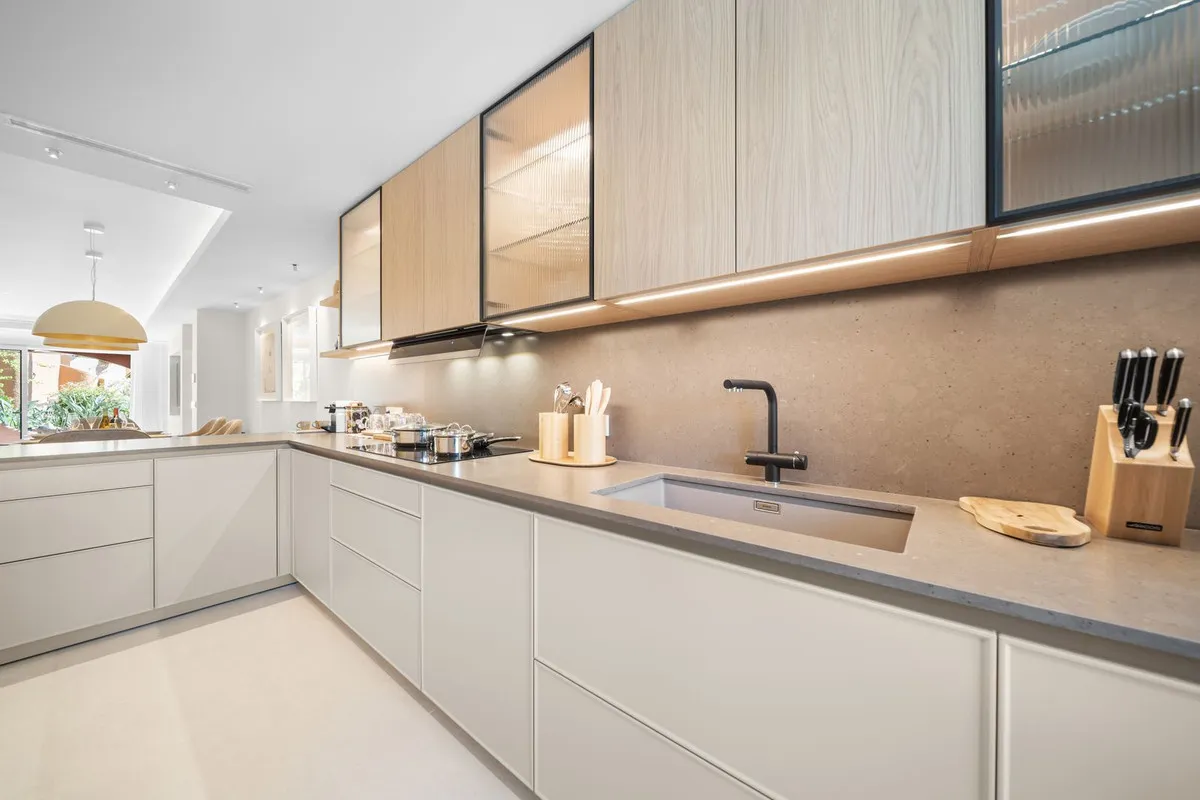 daa30387-d441-45d7-bcd2-e5e77349f362