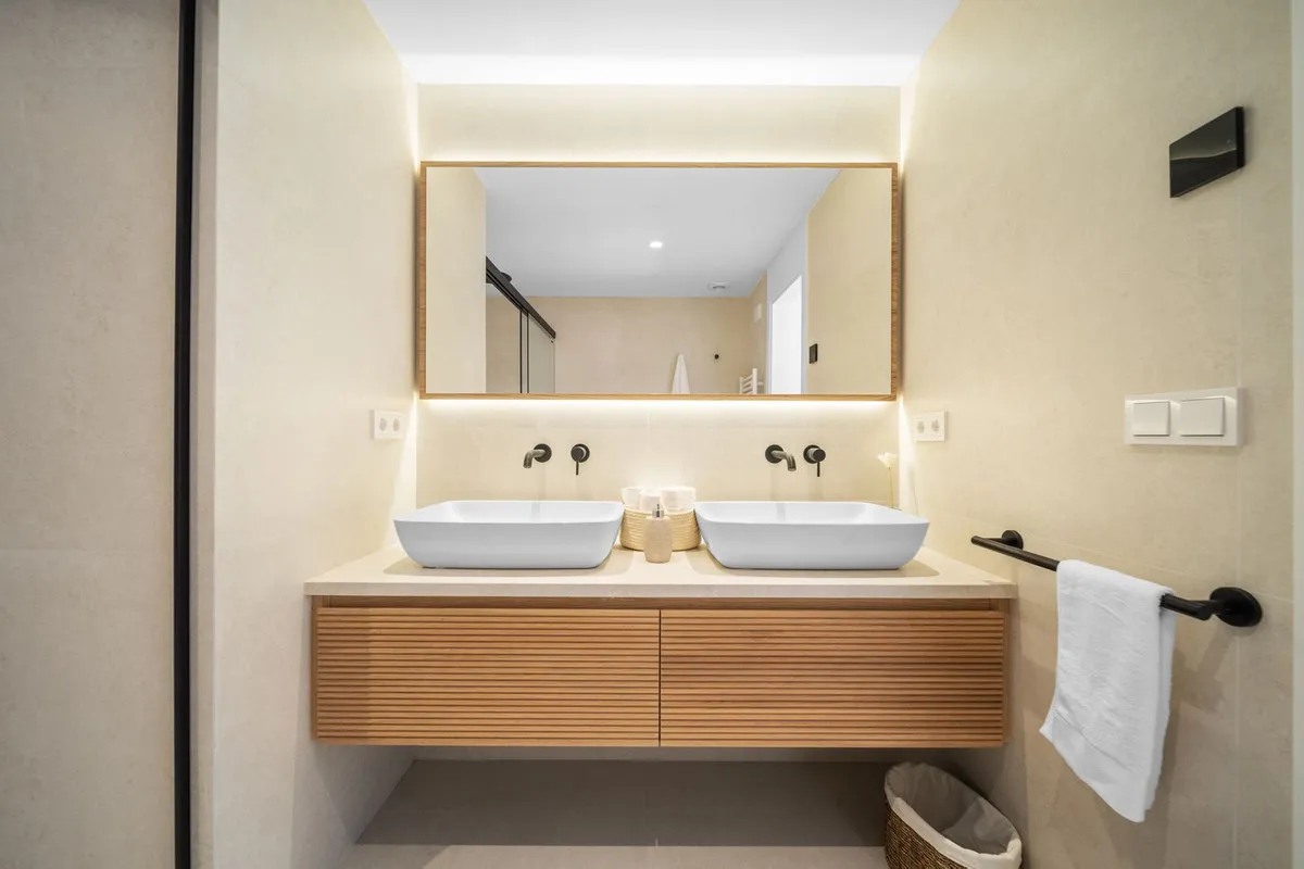 dcee33e6-58db-40d3-a86f-89a1badb0be5