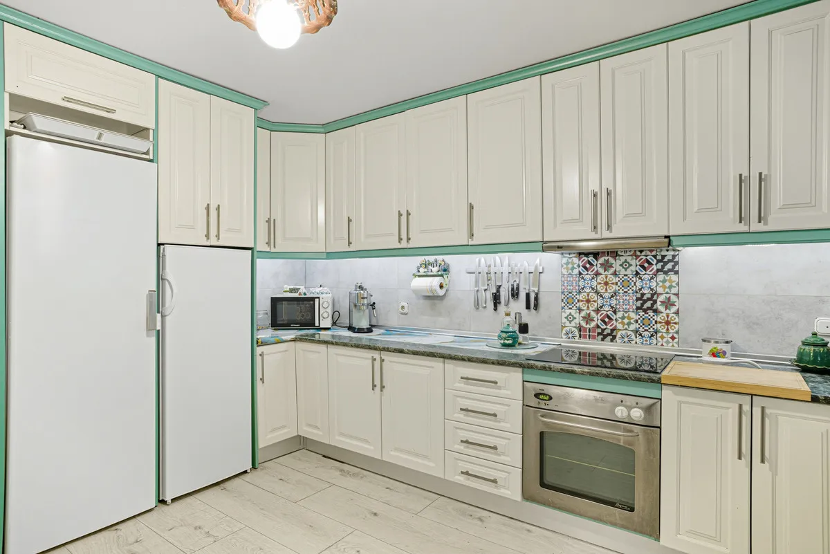 98264d51-70c0-4309-b893-7f6dd6d84a30