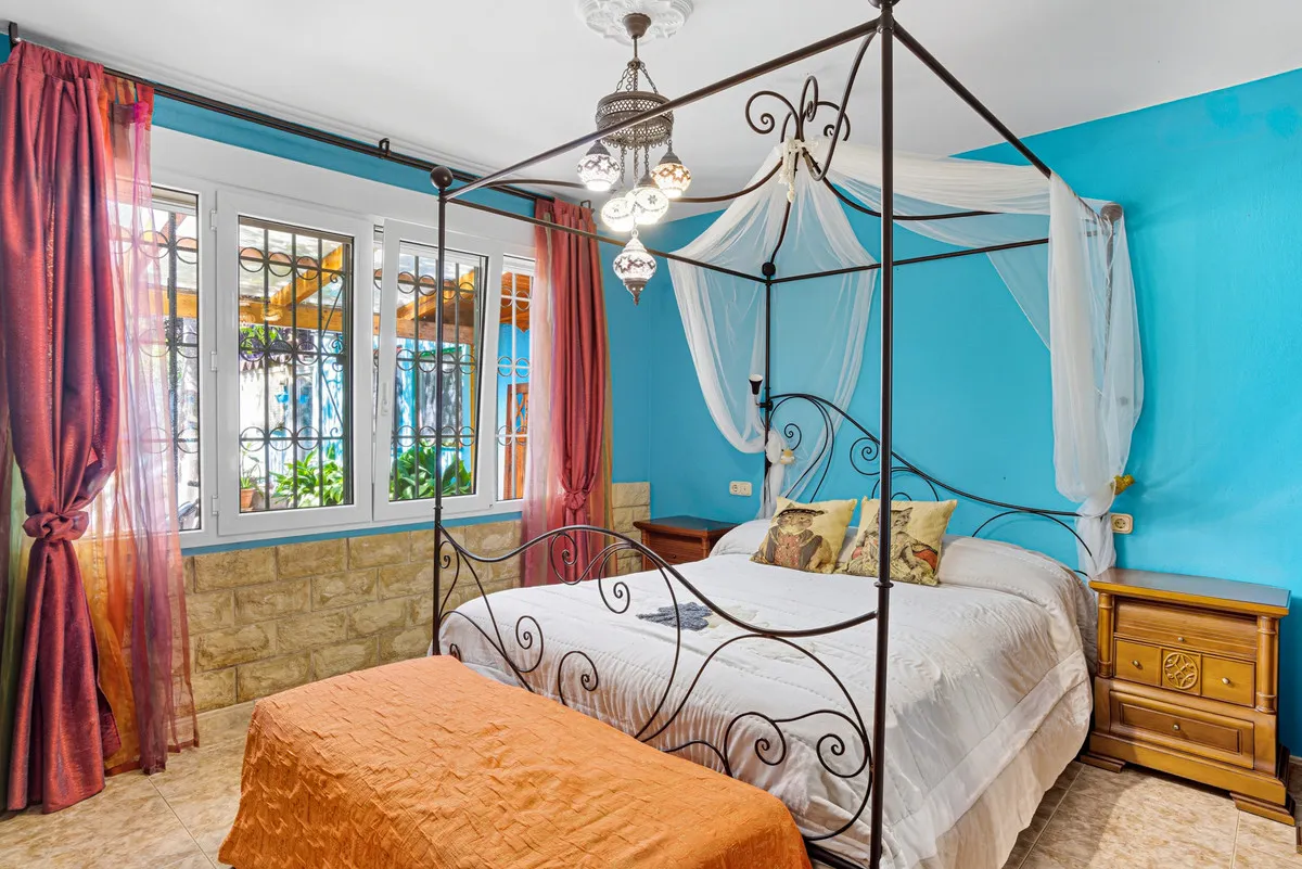 bdd09037-d9b0-4a4c-bdeb-0f82cc5362cf