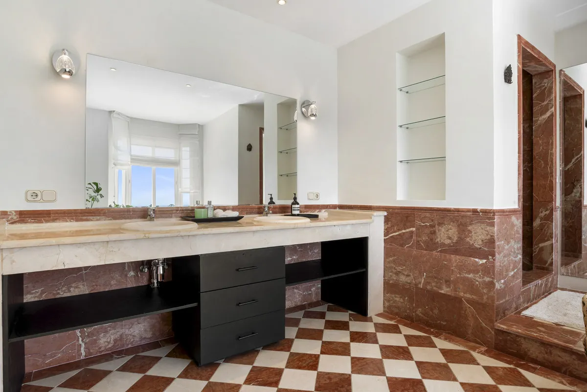 0f7b6dc8-7399-438b-9c28-02be9b57733a