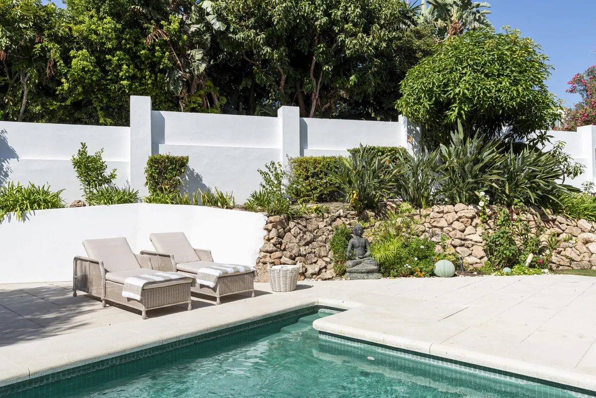 4d0686c3-f9f9-4c25-b905-8cfe4bef12ba