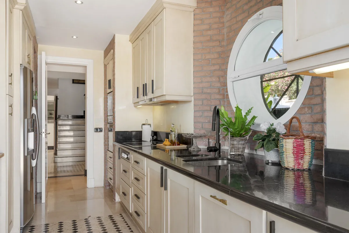 4eeb5625-91e0-41b4-95c4-31b6edfa89c3