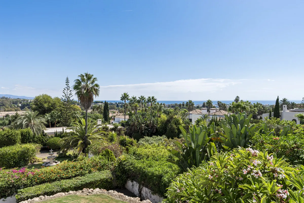 70fdce78-12b2-418b-88a7-38212becbca7