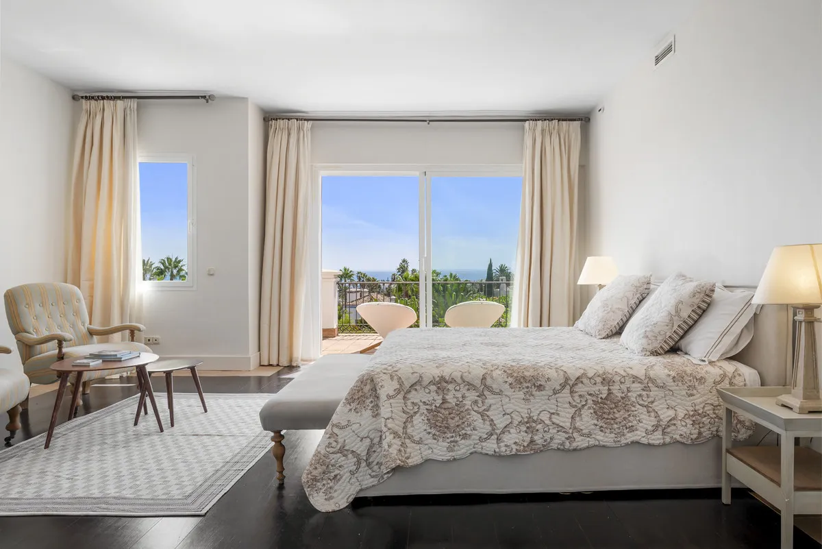 d200735b-f47e-42e3-b9ff-60e953a287c8