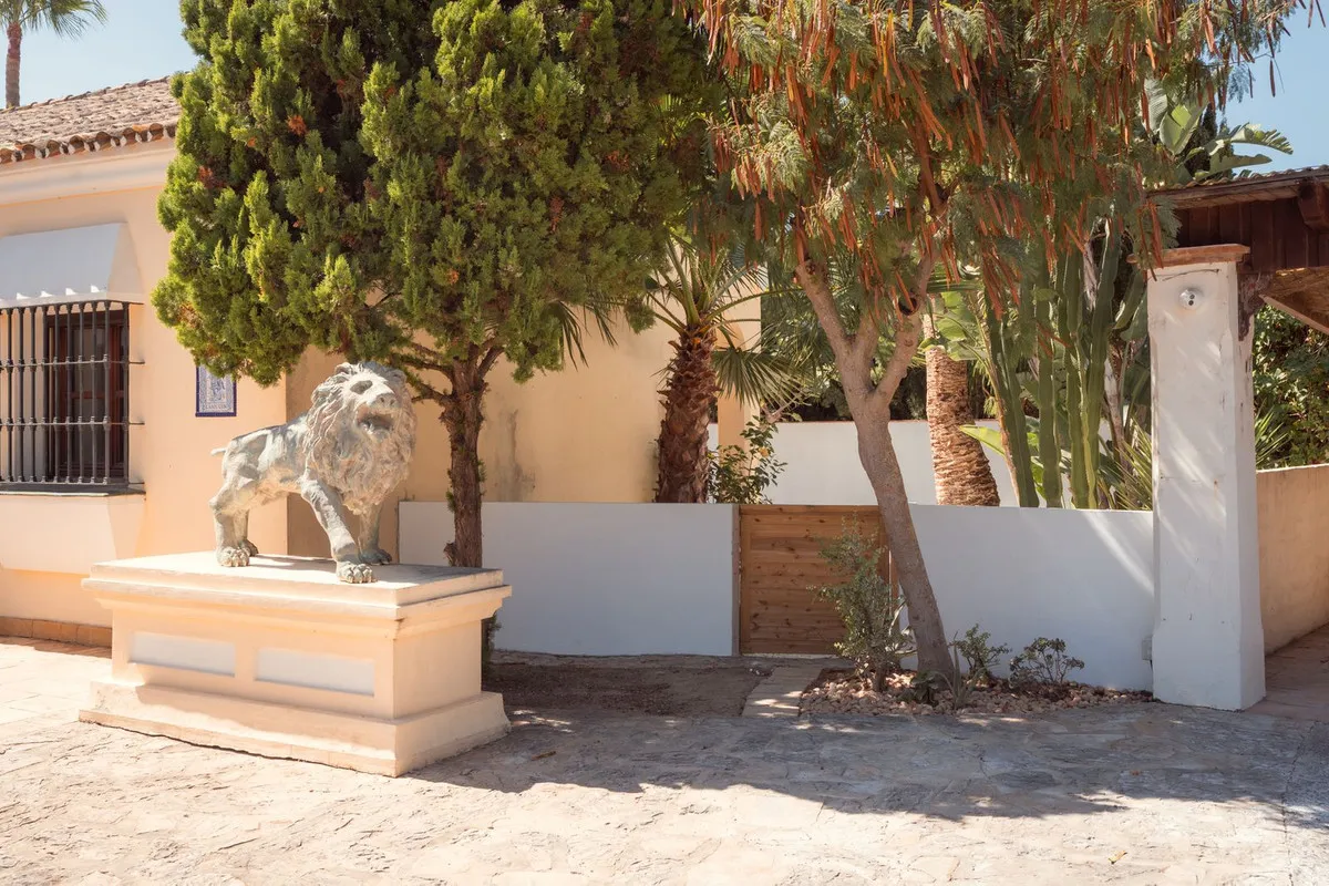 6ce8cd70-168d-4234-9864-81dcb48e3068