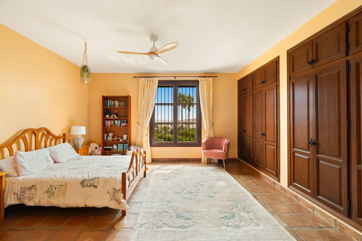 b2639c25-e163-4fd1-8f8c-b7640aa1fe39