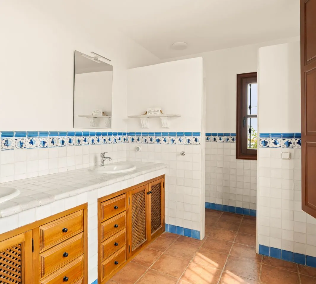 bda42402-fb1d-483d-8b88-70262d988c04