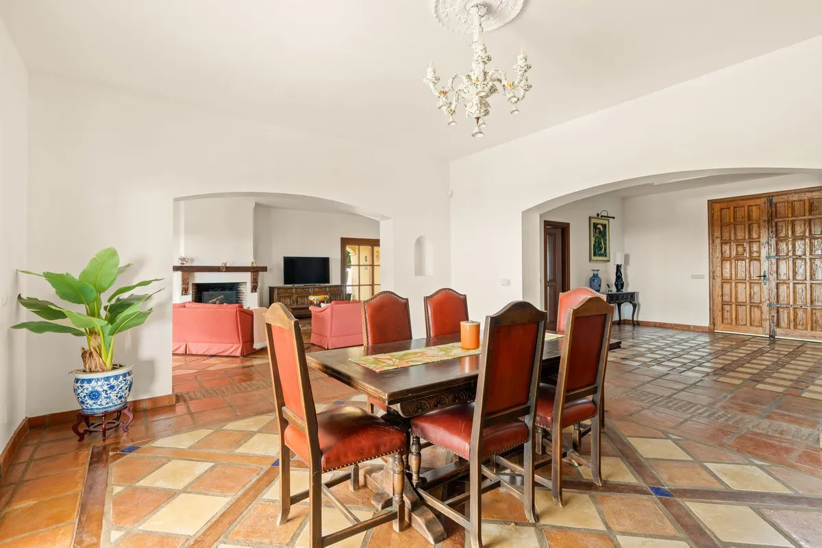 e483ebba-2003-402a-9be4-e842c6c59ccd