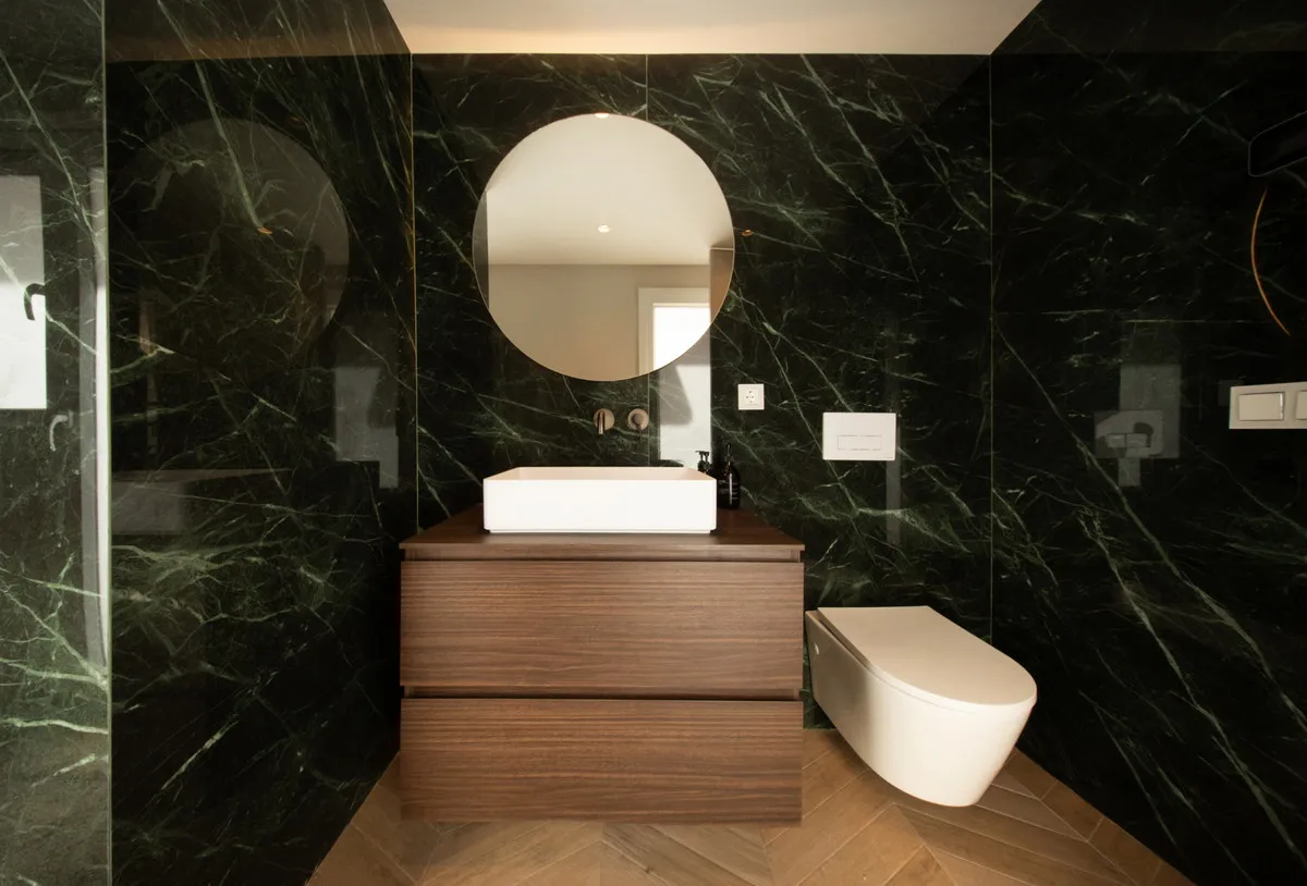 2057c685-9ba1-4fa9-bf81-1578113105a6