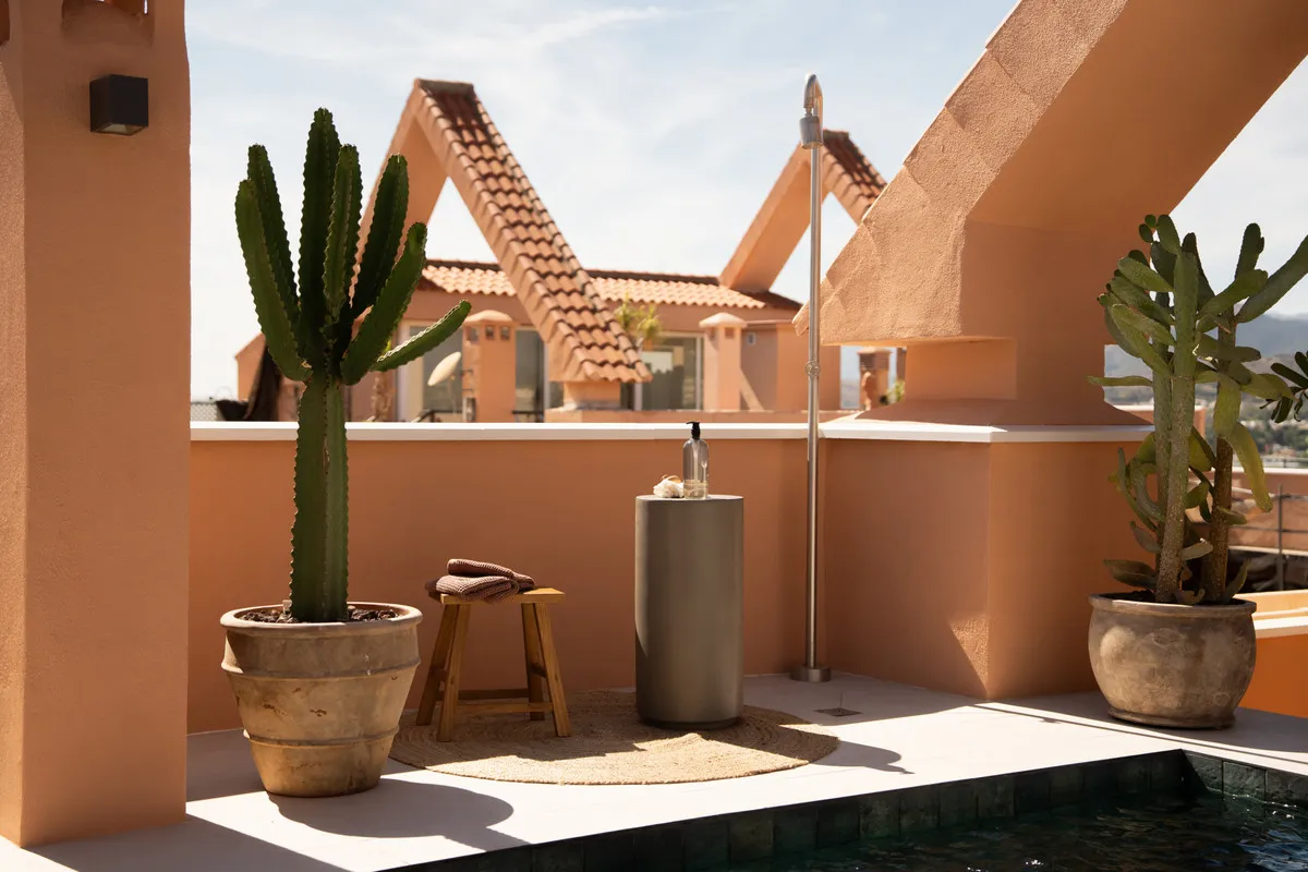 e6c9ef93-d194-4114-8b44-51c0c6b26c5e