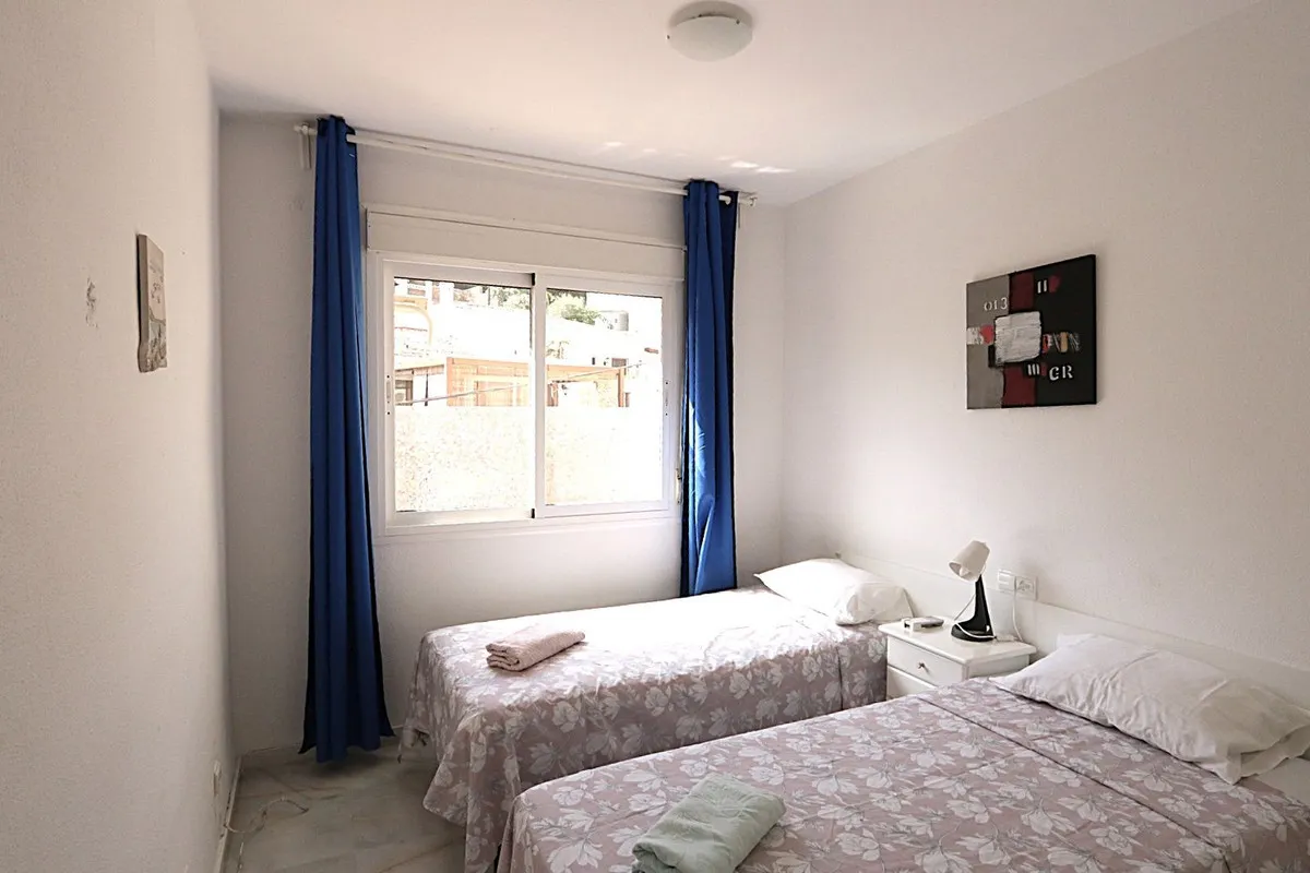 65ea12b4-9f72-4bf0-aa5c-6aa9aa35db7a