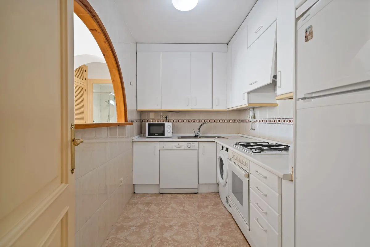 b6da9ff9-8807-46d1-a3e2-9fec32d105eb