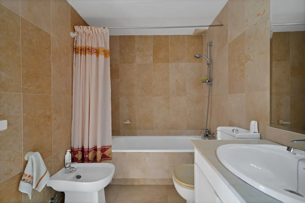 fd28f7b2-e02b-412d-8e09-3a0ebb41d430