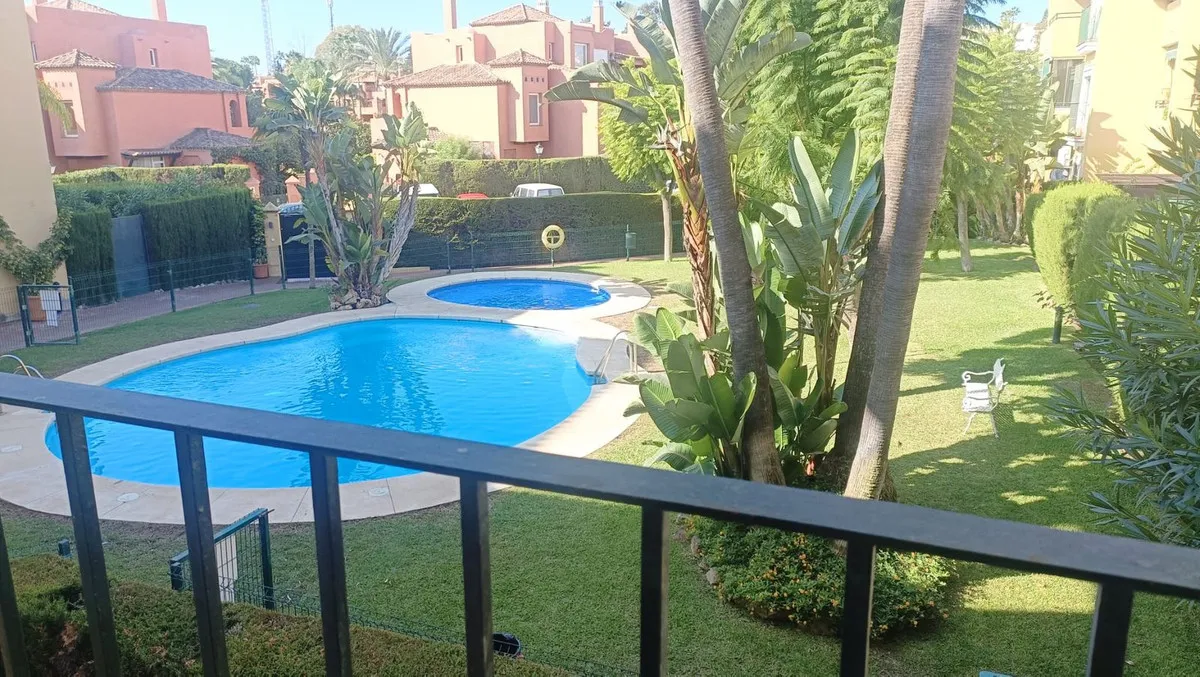 8874ac0e-c4c3-4b8b-8c01-b9b87d1eb98c