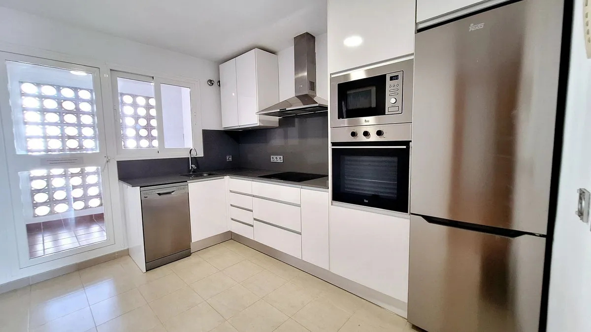 d742f1fe-5200-45e3-bb79-82e5e7b70ed4