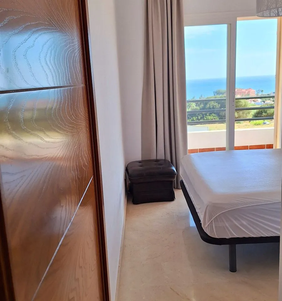 dc550464-ce64-4c81-b6d8-395b92877297