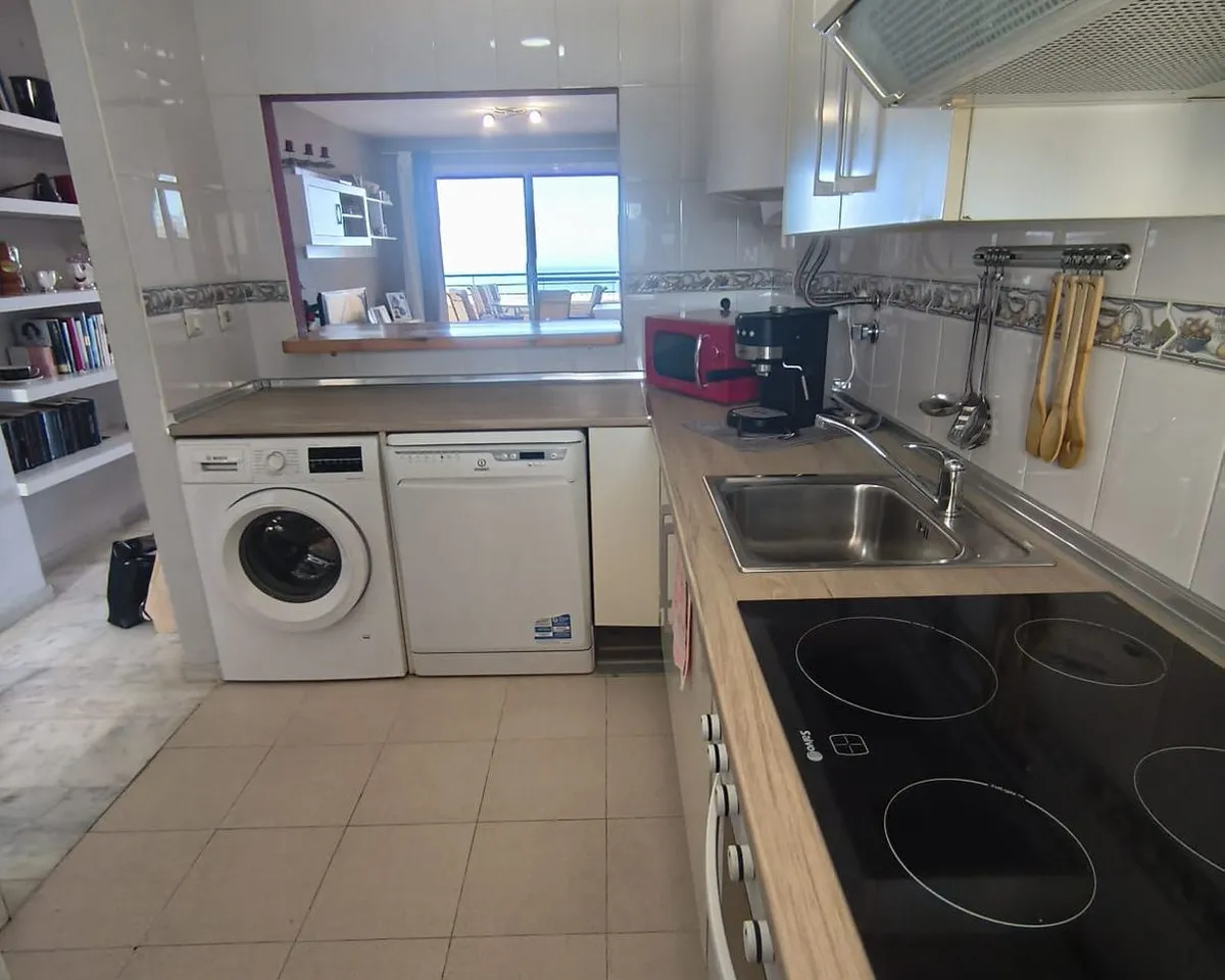 b572ce00-2c6a-4daa-ad56-3b8e9bc3206f