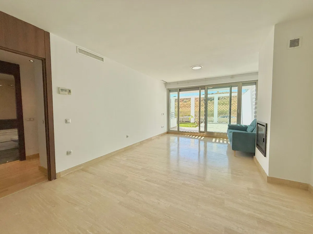 03b72d99-0380-49f0-9156-edd9c03a971c