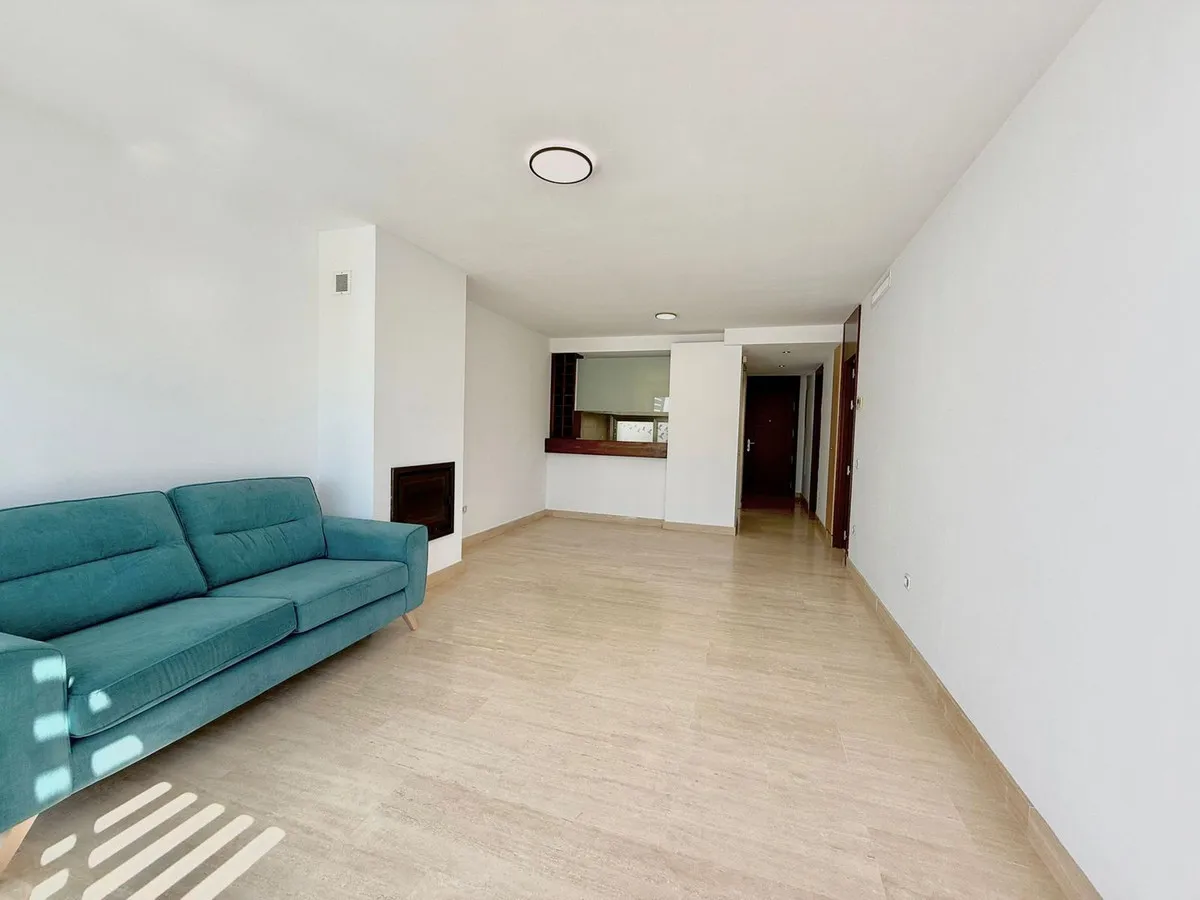 a18973f6-122e-4211-818a-845f9c6f6f30