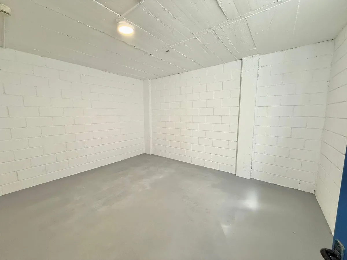 b815e984-8fbe-49dc-bb51-d61bbdf2a7c9