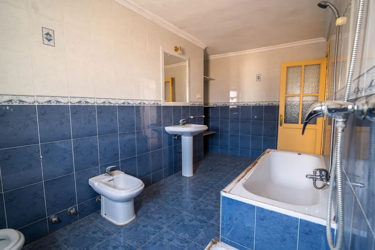 7b2b90dc-9800-43c2-aa9d-17e8cee5a654