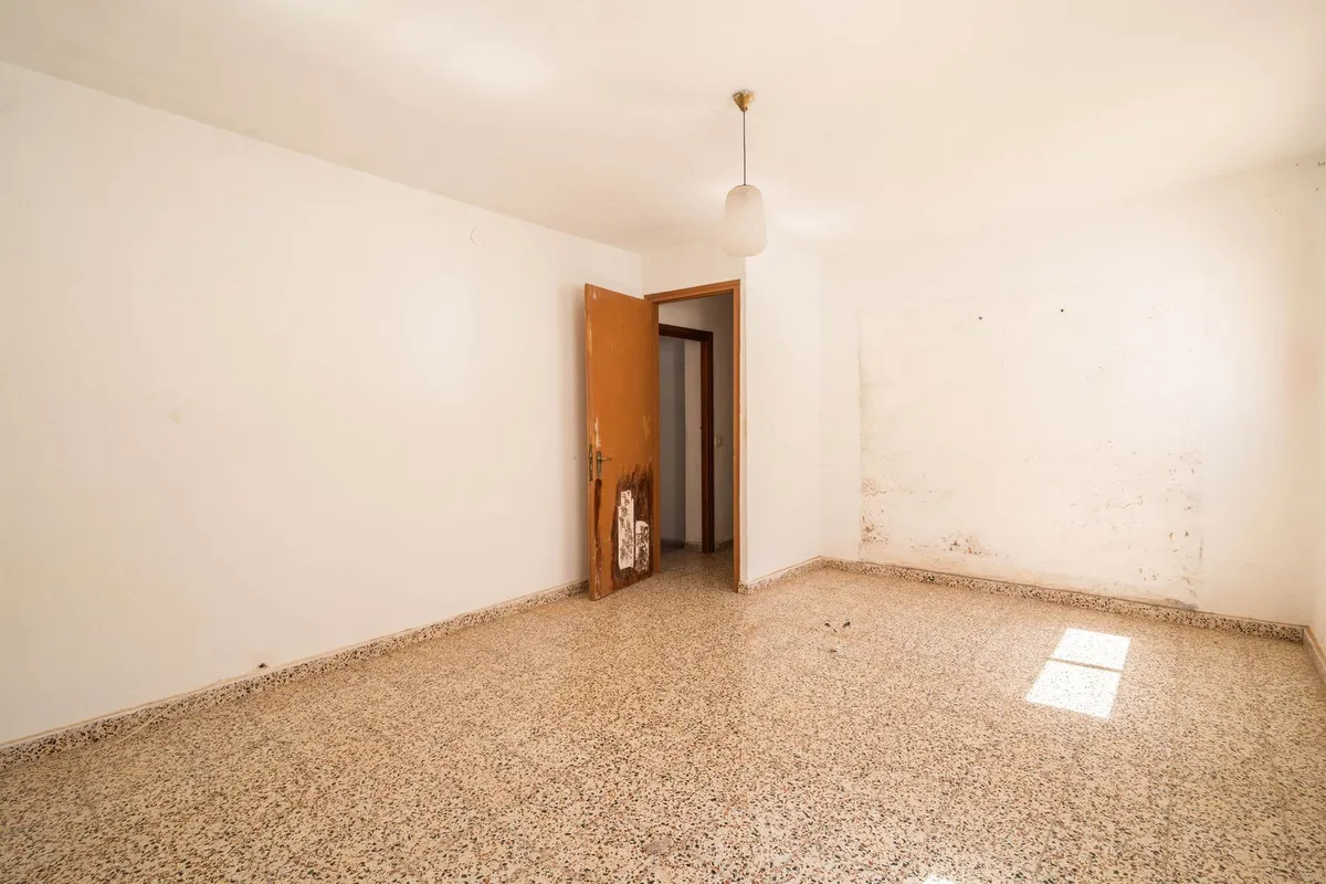 b46403e1-675a-449d-9a3c-6aa847ad47d1