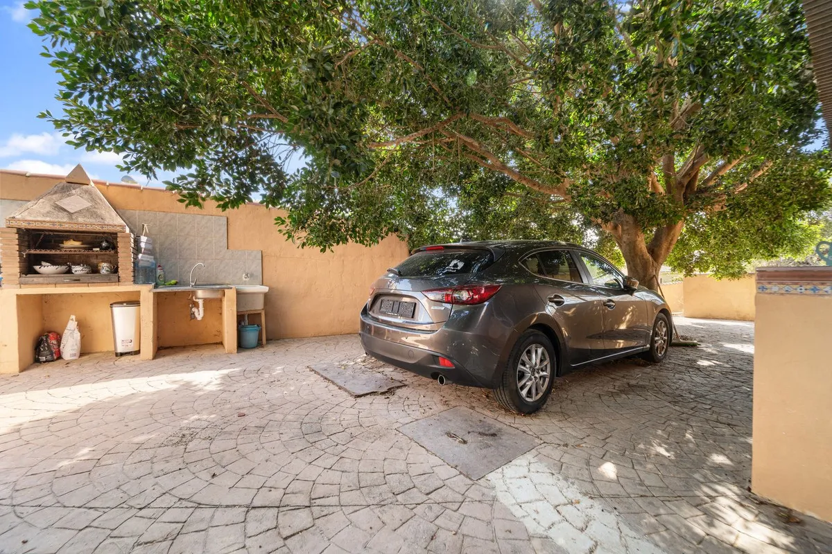 6e1b4e15-25da-48ac-9b3b-8f18be4c1e32