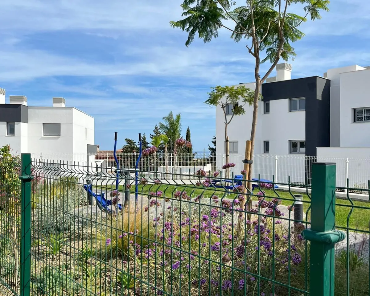 63fa19aa-b4de-4568-aaf1-1d165cb4cdb0